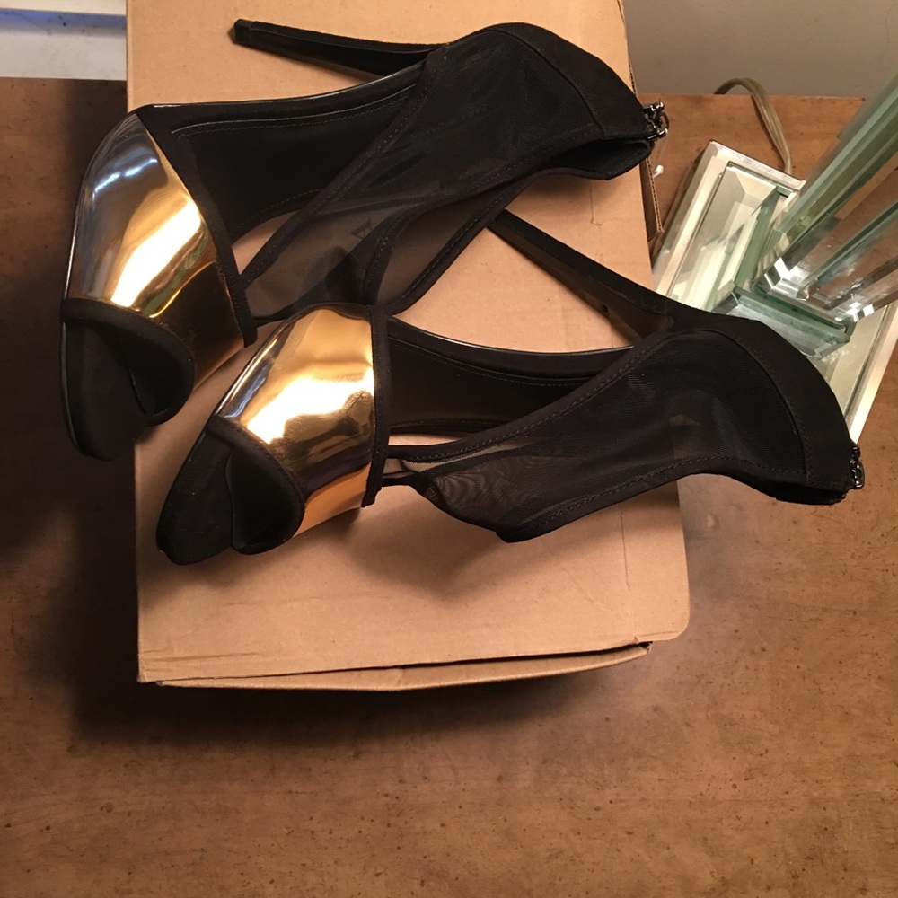 ZARA high heel open toe sandals.  Sz. 9M. NEW!